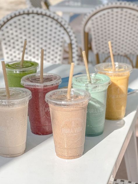 Smoothie Cafe Design, Smoothie Bar Aesthetic, Smoothie Shop Design, Juice Cup Design, Smoothie Shop Aesthetic, Smoothie Bar Design, Smoothies Aesthetic, Smoothie Shops, Smoothie Business