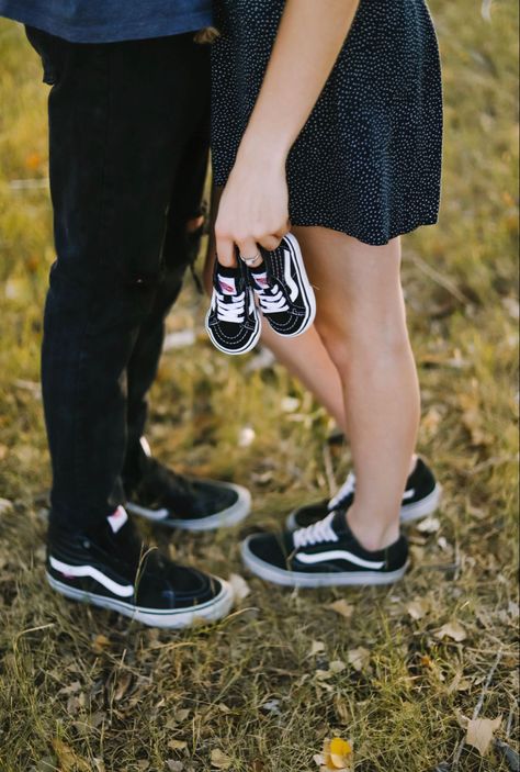 Vans Maternity Shoot, Unique Expecting Announcements, Vans Family Pictures, Converse Baby Announcement, Vans Pregnancy Announcement, Sneaker Baby Announcement, Vans Baby Announcement, Unique Pregnancy Announcement Families, 1st Baby Announcement