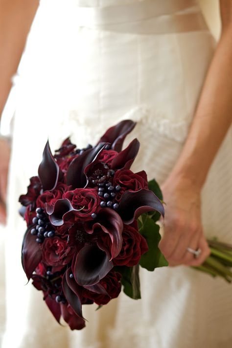 Winter Bridal Bouquets, Calla Lily Bouquet Wedding, Purple Bridal Bouquet, Calla Lily Wedding, Rock N Roll Wedding, Calla Lily Bouquet, Red Bouquet Wedding, Winter Wedding Bouquet, Red Wedding Flowers