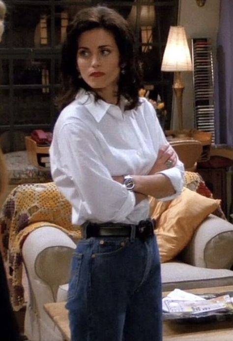 #friends Chandler Bing Joey Tribbiani, The Rachel Haircut, Monica's Apartment, We Were On A Break, Monica Friends, Rachel Haircut, Thanksgiving Friends, Friends Outfit, Rachel Green Outfits