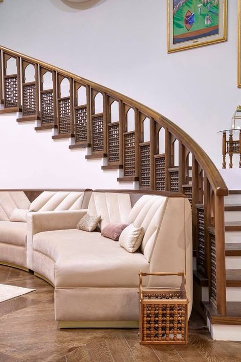 Staircase Railing Design Wooden, Wooden Railings For Stairs, Heritage Interior, Wooden Staircase Railing, Wooden Railing, Shaw House, Elegant Staircase, Round Stairs, Railing Designs