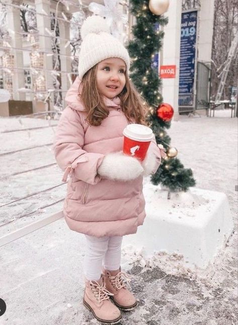 Winter Dressing Ideas, Kids Winter Fashion Girl, Toddler Winter Fashion, New York Winter Outfit, Girls Winter Outfits, Winter Dressing, Kids Winter Outfits, Dressing Ideas, Colorado Outfits