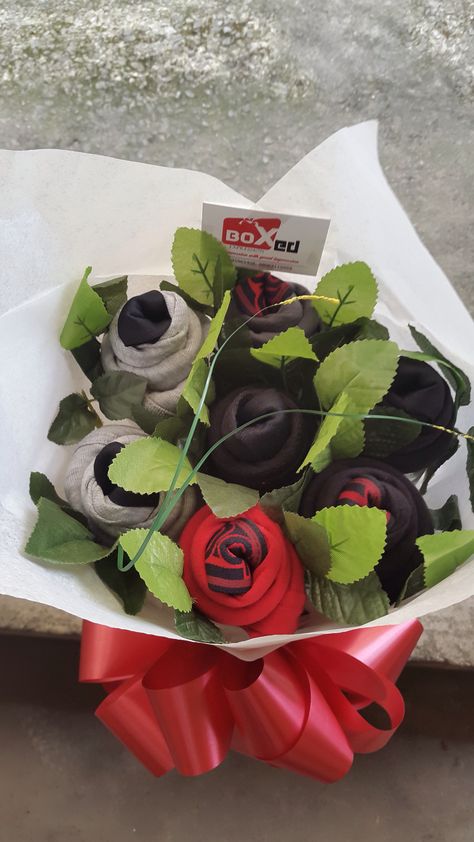 Men's boxers bouquet by Bertha ikedum @boxedexpression Boxer Bouquet For Him, Boxer Bouquet, Diy Boyfriend Gifts, Man Bouquet, Fathers Day Gift Basket, 4th Wedding Anniversary, Boyfriend Ideas, Valentine Baskets, Men's Boxers