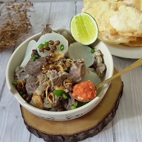 Bahan dan Cara membuat Soto Bandung https://resepmamiku.com/soto-bandung-fransiskaailen Soto Bandung