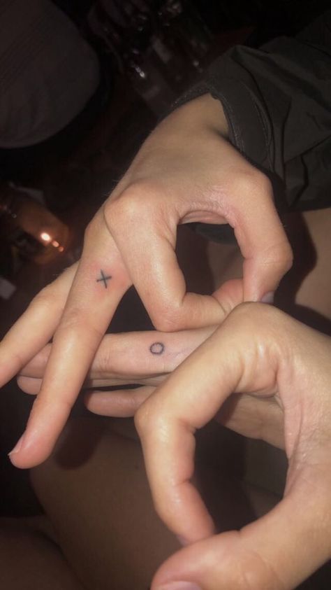 Stick Tattoo, Stick Poke Tattoo, Finger Tats, Hand And Finger Tattoos, Stick N Poke, Hand Doodles, O Tattoo, Cute Little Tattoos, Hand Poked Tattoo