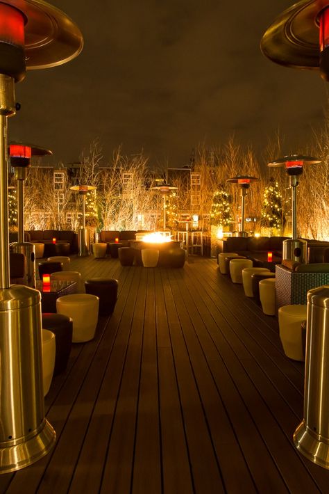 London's rooftop venues are the perfect place to party in summer. Terrace Party Decoration Rooftops, Rooftop Party Aesthetic, Rooftop Party Ideas, Rooftop Birthday Party, Terrace Party, Roof Party, London Rooftop, London Rooftops, Seoul Night