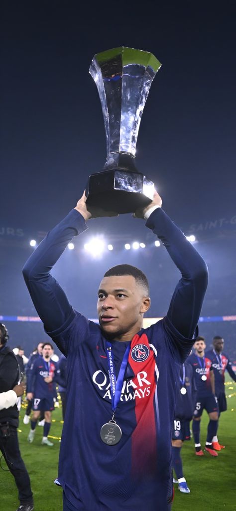 Kylian Mbappe Super Cup Wallpaper Kylian Mbappe Wallpaper, Mbappé Wallpaper, Mbappe Wallpapers, Kilian Mbappe, Mbappe Kylian, Cup Wallpaper, Kobe Bryant Lebron James, Drill Man, Football Players Images