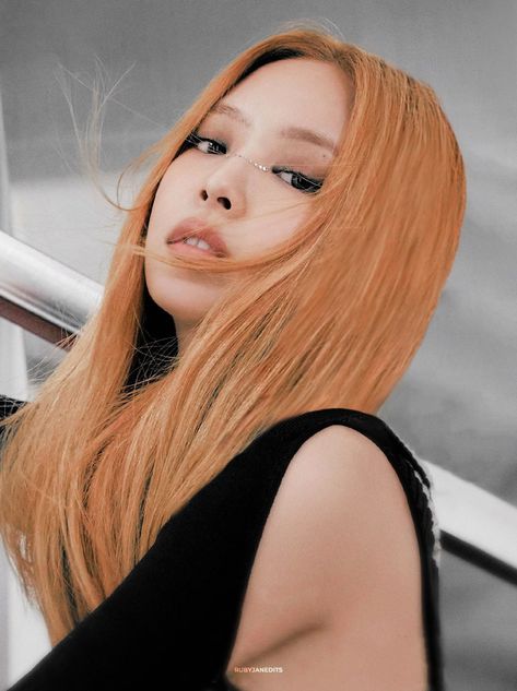 Jennie Ginger Hair, Blackpink Jennie Born Pink, Jennie Orange Hair, Light Ginger, Jennie Born Pink, Cheveux Oranges, Jennie Ig, Chloe Kim, Winter Pics