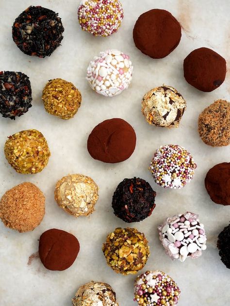 Thermomix recipe: Prana Chai Truffles | Tenina.com Thermomix Healthy, Lemon Chess Pie, Flake Chocolate, Chai Recipe, Lemon Pudding, Raw Chocolate, Marshmallow Fluff, Inspired Recipes, Thermomix Recipes