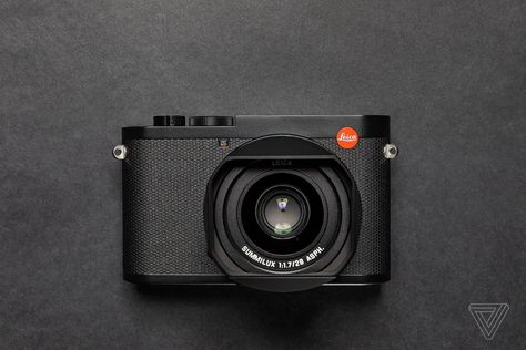 Leica Q2, Medium Format Camera, Photography Cheat Sheets, Underwater Camera, Still Camera, Leica M, Old Cameras, Leica Camera, Photography Classes