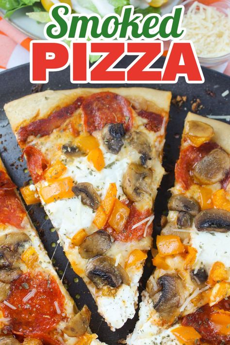 Traeger Pizza, Bbq Dinner Recipes, Smoked Pizza, Grilled Flatbread, Cast Iron Pizza, Making Pizza, Bbq Dinner, Traeger Grill, Grilled Pizza