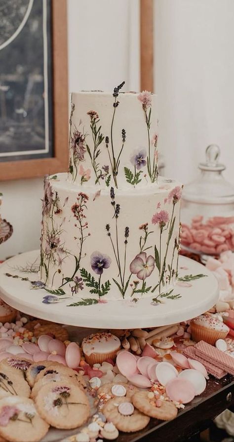 Botanical Wedding Cake, Bridal Shower Elegant, Botanical Cake, Cottage Core Wedding, Wildflower Bridal Shower, Cottagecore Wedding, Earthy Wedding, Wildflower Baby Shower, Floral Wedding Cake