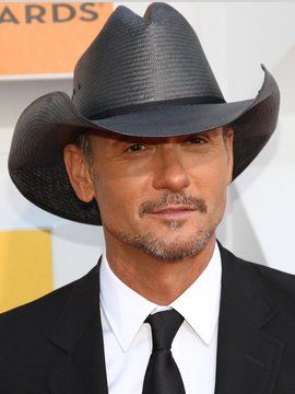 Tim McGraw - Singer, Host, Musician, Actor Tim Mcgraw Family, Tim And Faith, Male Singers, Grit And Grace, Real Numbers, Country Singer, Tim Mcgraw, George Strait, Music Charts