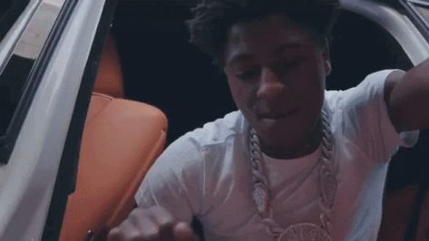 Nba Youngboy Gif, Looking Gif, Im So Happy, Nba Youngboy, Banner Gif, Atlantic Records, Best Rapper, American Rappers, Profile Pictures