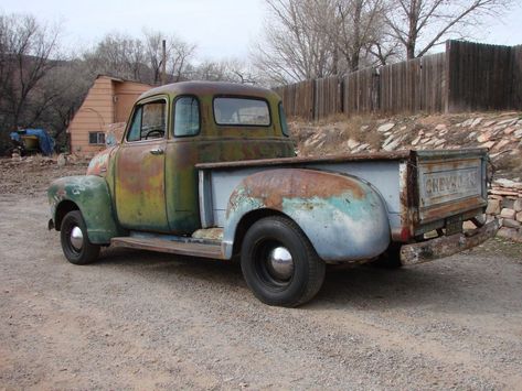 No Reserve Deluxe Cab: 1954 Chevy Pickup #USA #American, #Chevrolet, #Projects, #Trucks - https://barnfinds.com/no-reserve-deluxe-cab-1954-chevy-pickup/ Chevy Truck Models, 1954 Chevy Truck, Vintage Chevy Trucks, Carros Vintage, Studebaker Trucks, Vintage Pickup, Chevy 3100, Vintage Pickup Trucks, Custom Chevy Trucks