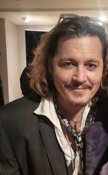 Johnny Depp Selfie 2024, Johnny Depp Selfie Picture 2023, Johnny Depp Selfie, Johnny Depp Long Hair, Dior Cologne, Johnny Depp Hairstyle, Johnny Depp Funny, Johnny Depp Images, Elle Spain