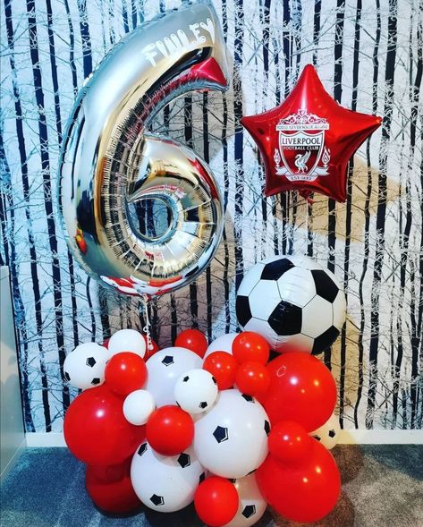 Liverpool Theme Birthday Party, Manchester United Birthday Party Ideas, Balloon Football, Balloon Boutique, Football Balloons, Soccer Birthday Parties, Avenger Birthday Party, Football Birthday Party, Soccer Birthday