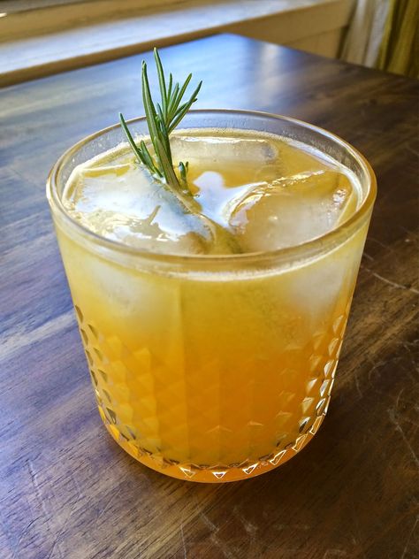 Rosemary OJ Bourbon cocktail Cocktails With Rosemary, Cocktails With Bourbon, Bourbon Cocktail, Bourbon Cocktails, Fall Cocktails, Yummy Drinks, Cocktail Recipes, Bourbon, Rosemary