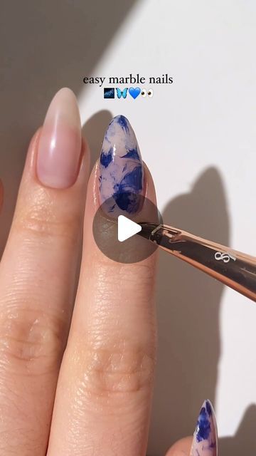 Marble Gel Nail Designs, Easy Marble Nails, Marmor Nails, Blue Marble Nails, Navy Blue Nail Designs, Navy Blue Nail Polish, Marble Nails Tutorial, Nail Laquer, Rainbow Nail Art