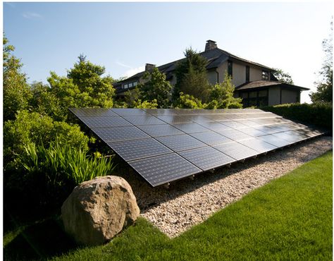 A tasteful ground mount solar with landscaping behind... and gravel underneath. Solar Panels Architecture, Solar Pergola, Solar Energy Design, Solar Energy For Home, Panel Ideas, Solar Panels Roof, Smart House, Power Design, Solar Farm