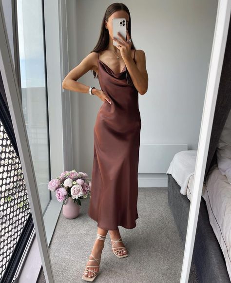 Emma Hothersall 🤍 on Instagram: “How gorg is this dresss from the new @foreveruniqueofficial X @taramays25 edit - now live! 🤍🤍🤍 ad #Taramaydmedoit…” Emma Hothersall, Celebration Outfit, Holiday Party Outfits, Outfits To Try, Dress Display, Modest Fits, Closet Inspiration, Holiday Party Outfit, Prom Outfits