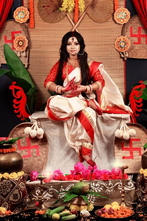 Agomoni photoshoot by Shantanu Dhar Devi Look Photoshoot, Durga Photoshoot, Devi Photoshoot, Agomoni Photoshoot, Durga Maa Photo, Durga Puja Photo, Navratri Makeup, Nava Durga