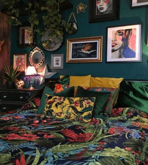 top-interior-design-trends-in-2023-maximalism Dark Eclectic Bedroom Ideas, Dark Eclectic Aesthetic, Eclectic Bedroom Dark, Eclectic Interior Bedroom, Lush Interior Design, Cozy Bedroom Dark Furniture, Diy Maximalist Home Decor, Maximalism Interior Design Eclectic, Dark Bohemian Bedroom Decor