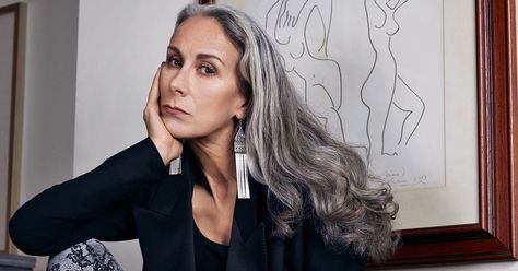 Gorgeous Gray Hair, Grey Hair Inspiration, Beautiful Gray Hair, Silver Grey Hair, Long Gray Hair, Going Gray, Grey Hair Color, Ageless Beauty, Aging Beautifully