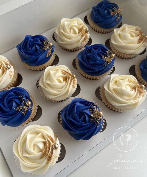 Blue White Gold Party Decorations, Royal Blue And Gold Wedding Theme, Royal Themed Party, Navy And Gold Party, Royal Blue Cake, Farewell Cake, Deco Cupcake, Amber Wedding, Blue And Gold Wedding