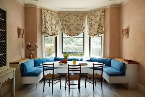 Built in banquette - curtain design ideas | House & Garden Matilda Goad, Window Seat Storage, Snug Room, British Home, Built In Furniture, London House, Victorian Terrace, Dining Nook, Design Textile