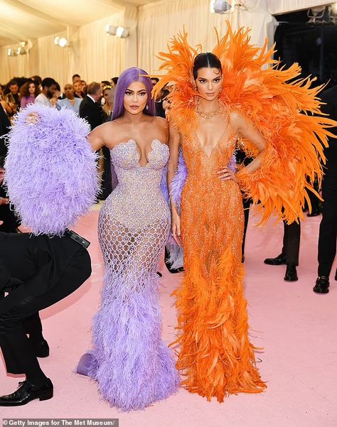 Kylie Jenner Met Gala, Kendall Jenner Met Gala, Evening Dress Outfit, Trajes Kylie Jenner, Met Gala Outfits, Gala Outfit, Costume Noir, Kylie Jenner Outfits, Kendall Jenner Outfits