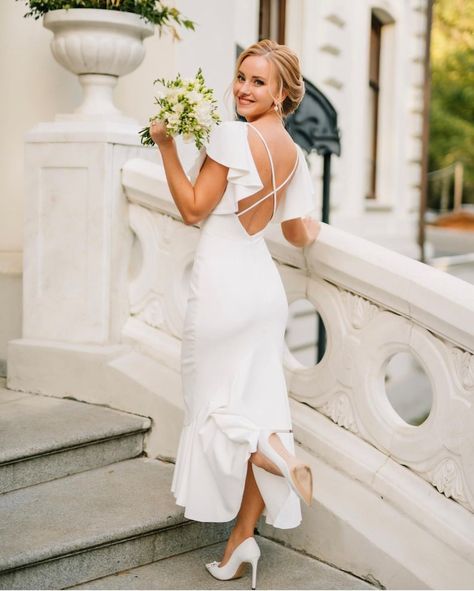 Midi Wedding Dress Tea Length, Midi Bridal Dress, Ankle Length Wedding Dress, Simple Wedding Dress Casual, Wedding Dress Romantic, Romantic Silhouette, Courthouse Wedding Dress, Informal Wedding Dresses, Midi Wedding Dress