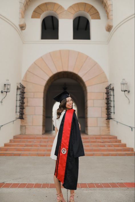 Traditional Graduation Pictures, Sdsu Graduation Pictures, College Graduation Photography, Grad Picture Ideas, College Grad Photos, Outdoor Senior Pictures, Grad Poses, Graduation Shoot, Senior Photography Inspiration