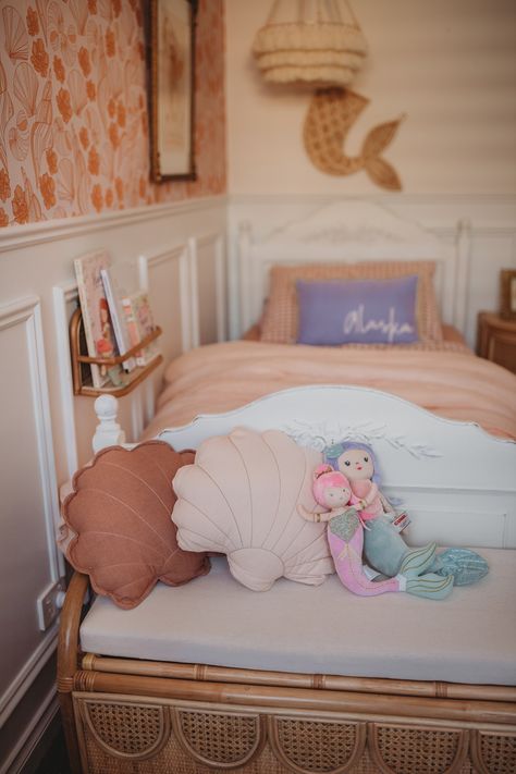 Mermaid Bedroom Ideas, Girls Room Mermaid, Mermaid Themed Bedroom, Mermaid Girls Room, Mermaid Room Decor, Mermaid Girls, Calm Space, Mermaid Bedroom, Mermaid Nursery