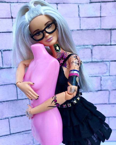 Barbie Tumblr, Barbie Tattoo, Barbie Photography, Doll Diorama, Barbie Funny, Barbie Printables, Barbies Pics, Custom Barbie, Bad Barbie