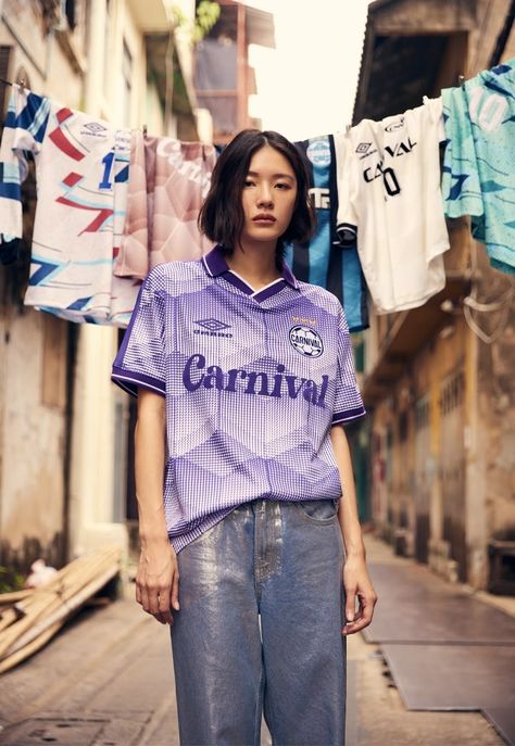 Umbro Join Forces With Carnival For AW23 Capsule Collection - SoccerBible Thai Street Fashion, Football Silhouette, Street Football, Retro Football Shirts, Classic Football Shirts, Football Fashion, Jersey Outfit, Retro Football, Looks Street Style