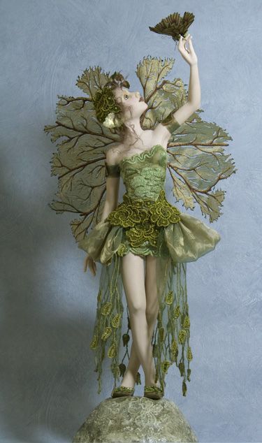 Beautiful Green Faire Fantasy Doll, Fairies Elves, Arte Sketchbook, Fairy Costume, Mystical Creatures, Fairy Angel, Fairy Art, Fairy Dolls, Magical Creatures