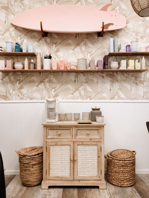 Beachy Salon, Cute Salon Ideas, Boho Organization, Boho Salon Decor, Mini Salon Ideas, Salon Suite Decor, Provincial Decor, French Provincial Decor, Home Hair Salons