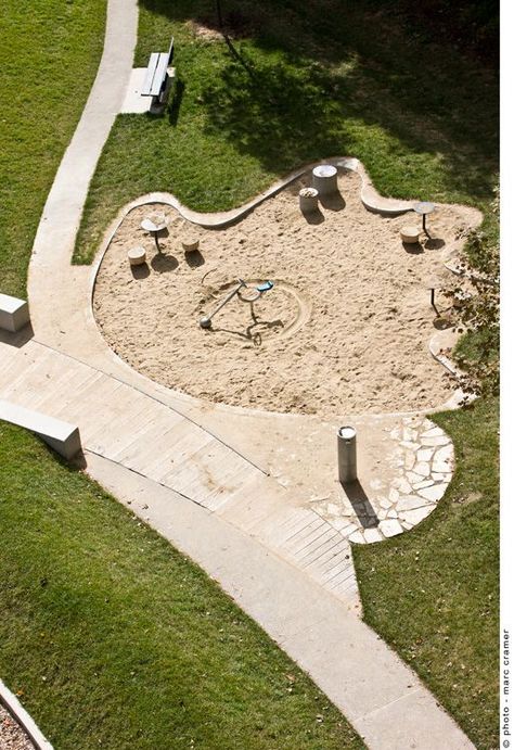 mount-royal-salamander-cardinal-hardy-playground-07 « Landscape Architecture Works | Landezine: House Garden Landscape, Playground Landscaping, Sand Pit, Easy Landscaping, Natural Playground, Playground Design, Landscape Architecture Design, Urban Park, Play Spaces