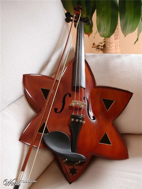 David's Violin By millionaire Cool Violins, Violin Art, Violin Design, Art Musical, Instruments Art, Violin Music, All About Music, Musical Art, I'm With The Band