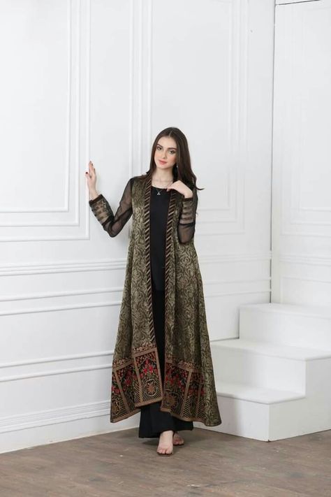 Pakistani Shrug Dresses, Shrug Suit Design Pakistani, Traditional Black Outerwear For Eid, Festive Eid Outerwear With Dupatta, Luxury Bollywood Outerwear For Eid, Pakistani Shrug Dress Design, Mughal Clothing, Style Outfits Summer, Summer Vibes Aesthetic