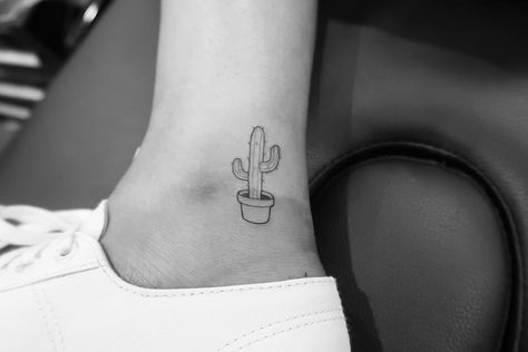 CHOLO (cho-lo) 🇵🇪 on Instagram: “Cactus!!!! #instatattoos #newtattoo #tattooartist  #inkedup #tattoolife #tatted #tatts #blackandgrey #smalltattoo #minitattoo #tinytattoo…” Tattoo Cactus, Bff Tattoos, Cool Small Tattoos, Custom Tattoo Design, Small Tattoo Designs, Small Tattoo, The Guys, Minimal Tattoo, Line Tattoos