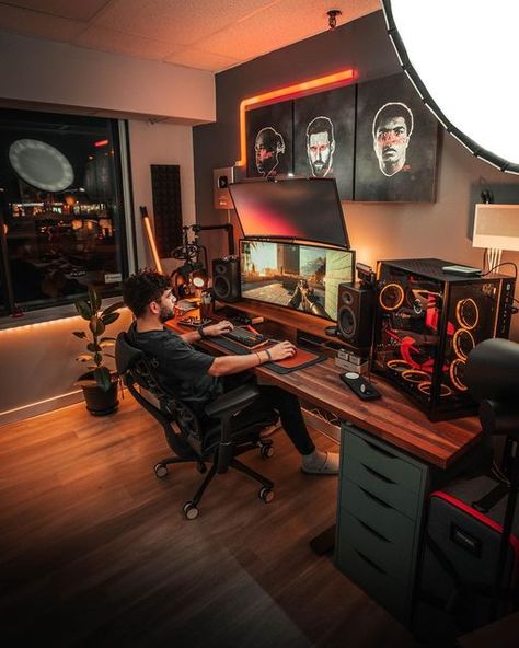 Andres Vidoza on Instagram: "What makes a great desk setup?👋🏽 ✎--------------------------------------- This is such a subjective question in my opinion... There are sooo many factors that contribute to making a setup great😅 I like to prioritize a good keyboard, my monitor layout and lighting🙌🏽 Those 3 things for me are a must 😋 I of course can't forget about the fact that a good chair and an awesome audio setup add to the mix 😅 But if I had to chose 3, it would be those❤️ How about you gu Samurai Hairstyle, Home Office Dark, Game Room Lighting, Small Game Rooms, Gaming Desk Setup, Modern Home Offices, Home Studio Setup, Hairstyle Men, Video Game Room Design