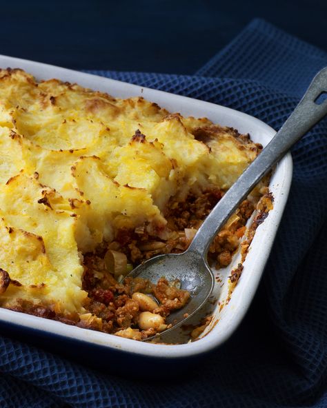 Vegetarian Cottage Pie, Beef Cottage Pie, Sip And Feast, Cottage Pie Recipe, Cheesy Mashed Potatoes, Shepherds Pie Recipe, Vegan Fish, Fish Pie, Ground Lamb