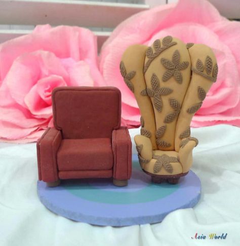 Up Wedding Cake, Diy Wedding Cake Topper, Disney Wedding Gifts, Disney Cake Toppers, Carl And Ellie, Engagement Decor, Diy Wedding Cake, Clay Doll, Romantic Wedding Cake