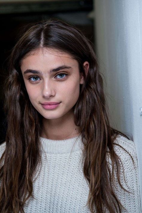 Taylor Hill Natural, Runway Hair, Taylor Marie Hill, Girls Tumbler, Taylor Hill, Natural Face, Fun To Be One, Pretty Hairstyles, Fashion Lover