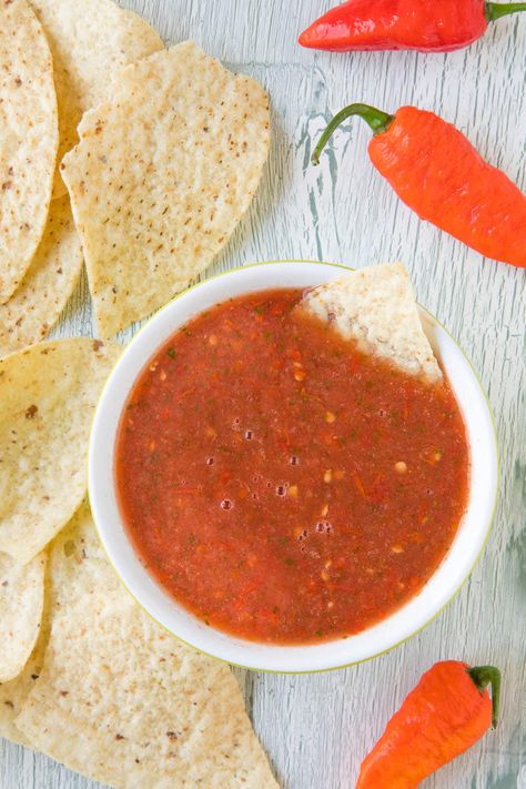 Ghost Pepper Salsa - Recipe - Chili Pepper Madness Ghost Pepper Salsa Recipe, Ghost Pepper Salsa, Spicy Appetizer Recipes, Easy Homemade Salsa Recipe, Chili Pepper Sauce, Stovetop Chili, Hot Pepper Recipes, Mango Verde, Mexican Salsa Recipes