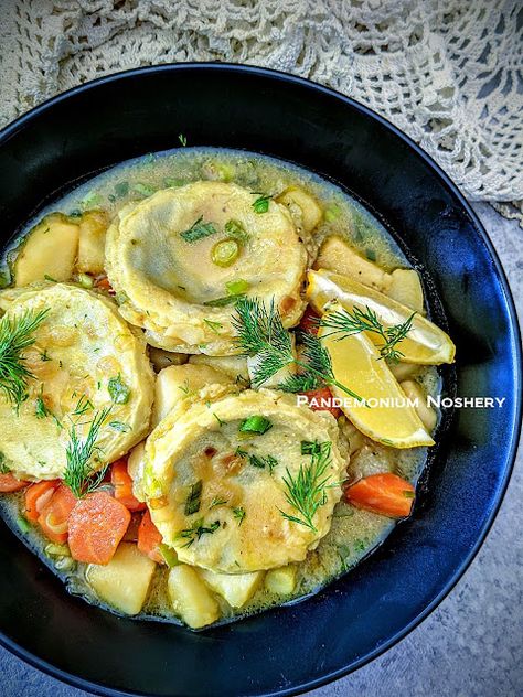 Aginares A La Polita - Greek Artichoke Stew Artichoke Stew, Greek Vegetarian, Artichoke Heart Recipes, Greek Olives, European Recipes, Artichoke Recipes, Bean Stew, Greek Dishes, Vegan Soups