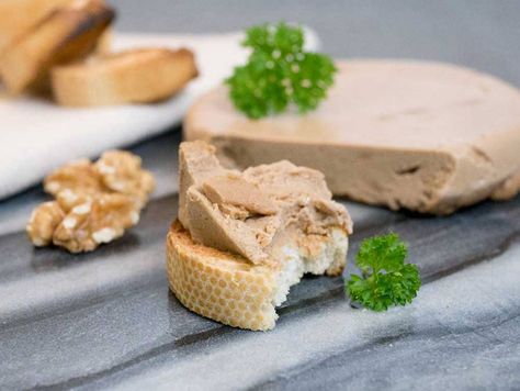 Walnut Pate, Vegan Pate, Vegan Christmas Dinner, Easy Vegan Lunch, Pate Recipes, Vegan Pantry, Vegan Christmas Recipes, Vegan Christmas, Best Food Ever