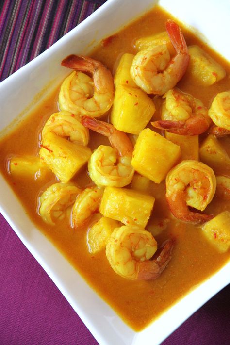 Southern Thai Sour Curry with Pineapple and Shrimp Curry With Pineapple, Thai Desserts, Tasty Thai, 2 Week Diet, Thailand Food, Thai Dishes, Week Diet, Thai Curry, Thai Food